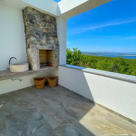 With Bubble Bath , Sauna And Sea View *
