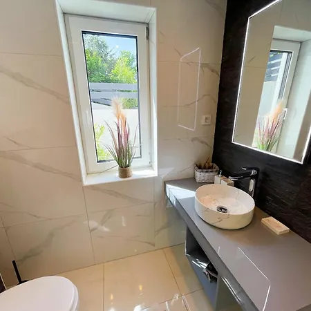 Holiday home With Bubble Bath , Sauna And Sea View *