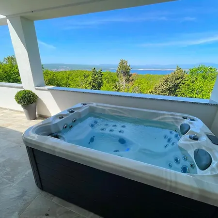 Holiday home With Bubble Bath , Sauna And Sea View *