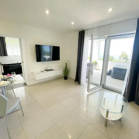 Holiday home With Bubble Bath , Sauna And Sea View Crikvenica