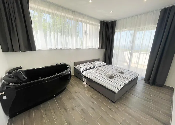 With Bubble Bath , Sauna And Sea View * ツリクヴェニツァ