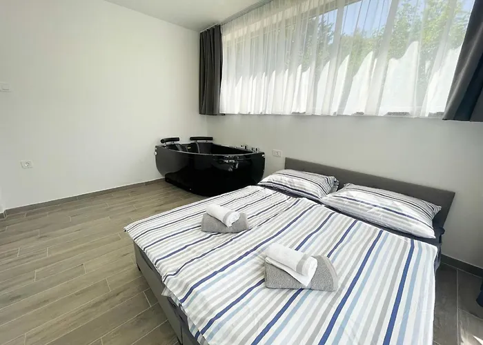 別荘 With Bubble Bath , Sauna And Sea View ツリクヴェニツァ