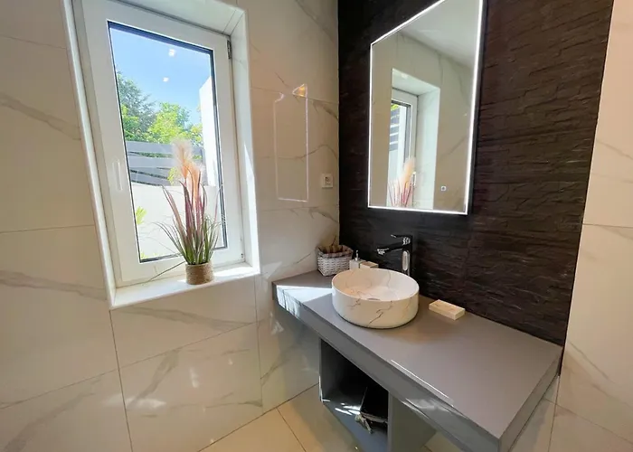 With Bubble Bath , Sauna And Sea View * ツリクヴェニツァ